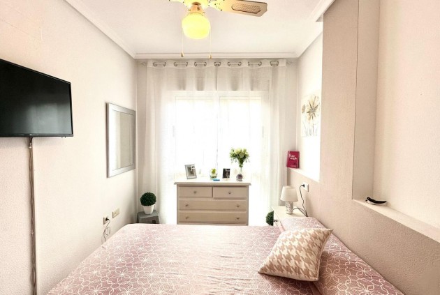 Tweedehands - Appartement / flat -
Torrevieja - Playa del Cura