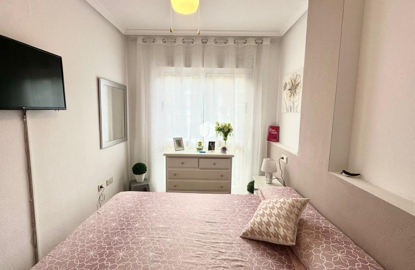 Tweedehands - Appartement / flat -
Torrevieja - Playa del Cura