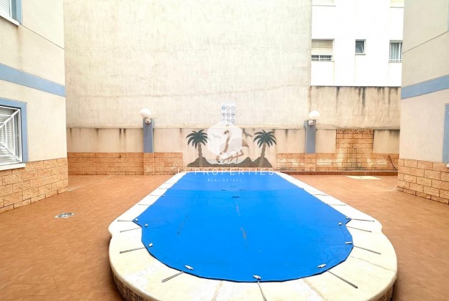 Tweedehands - Appartement / flat -
Torrevieja - Playa del Cura