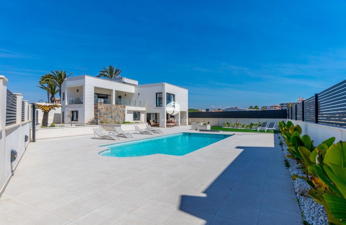 Tweedehands - Villa -
Torrevieja - La veleta