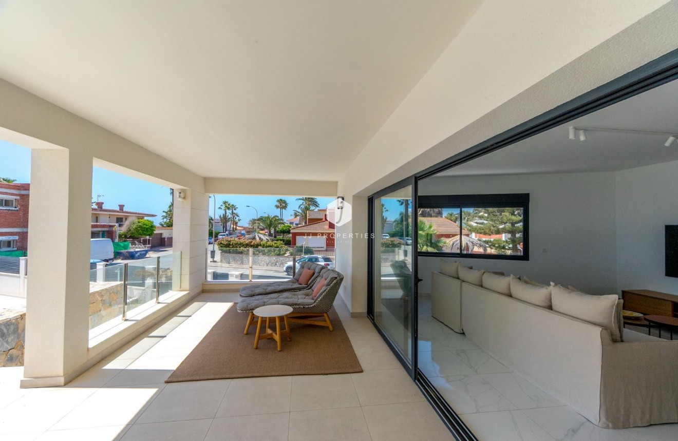 Tweedehands - Villa -
Torrevieja - La veleta