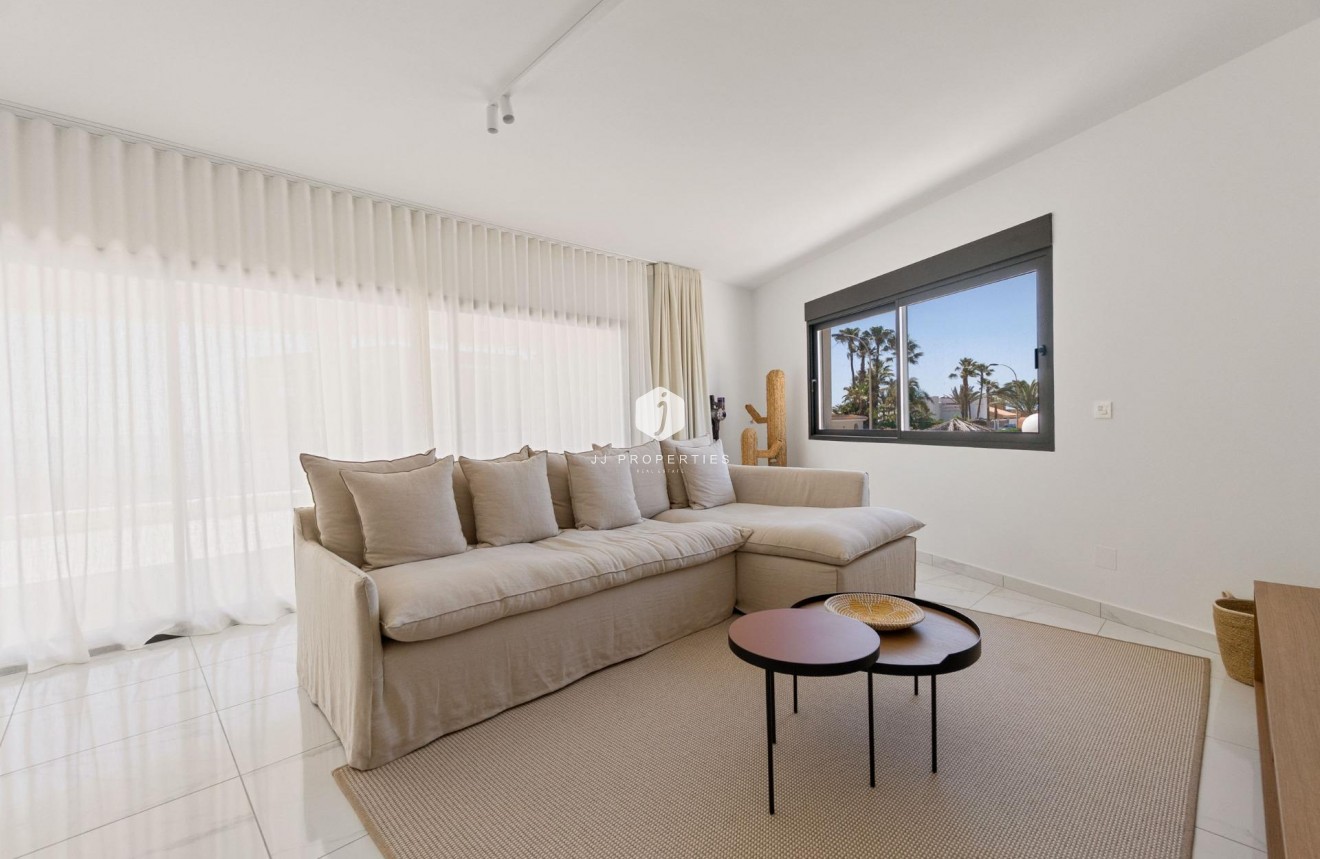 Tweedehands - Villa -
Torrevieja - La veleta