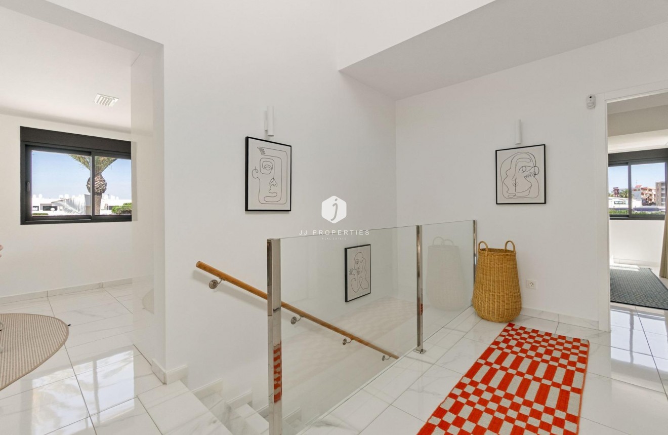 Tweedehands - Villa -
Torrevieja - La veleta