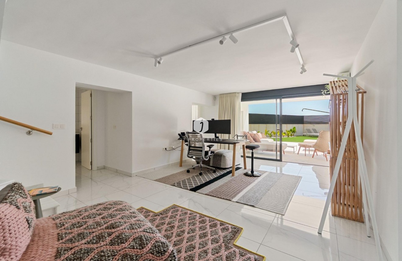 Tweedehands - Villa -
Torrevieja - La veleta