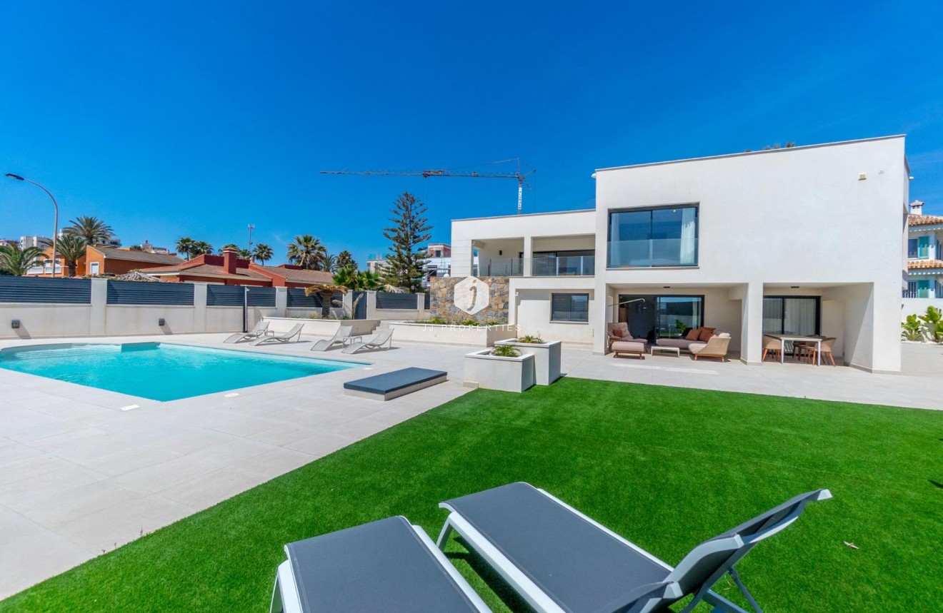 Tweedehands - Villa -
Torrevieja - La veleta