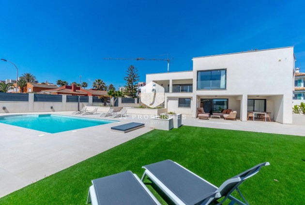Tweedehands - Villa -
Torrevieja - La veleta