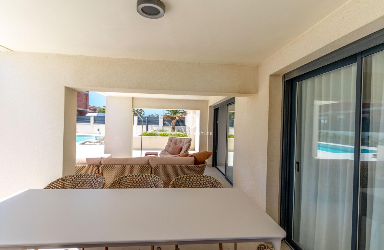 Tweedehands - Villa -
Torrevieja - La veleta