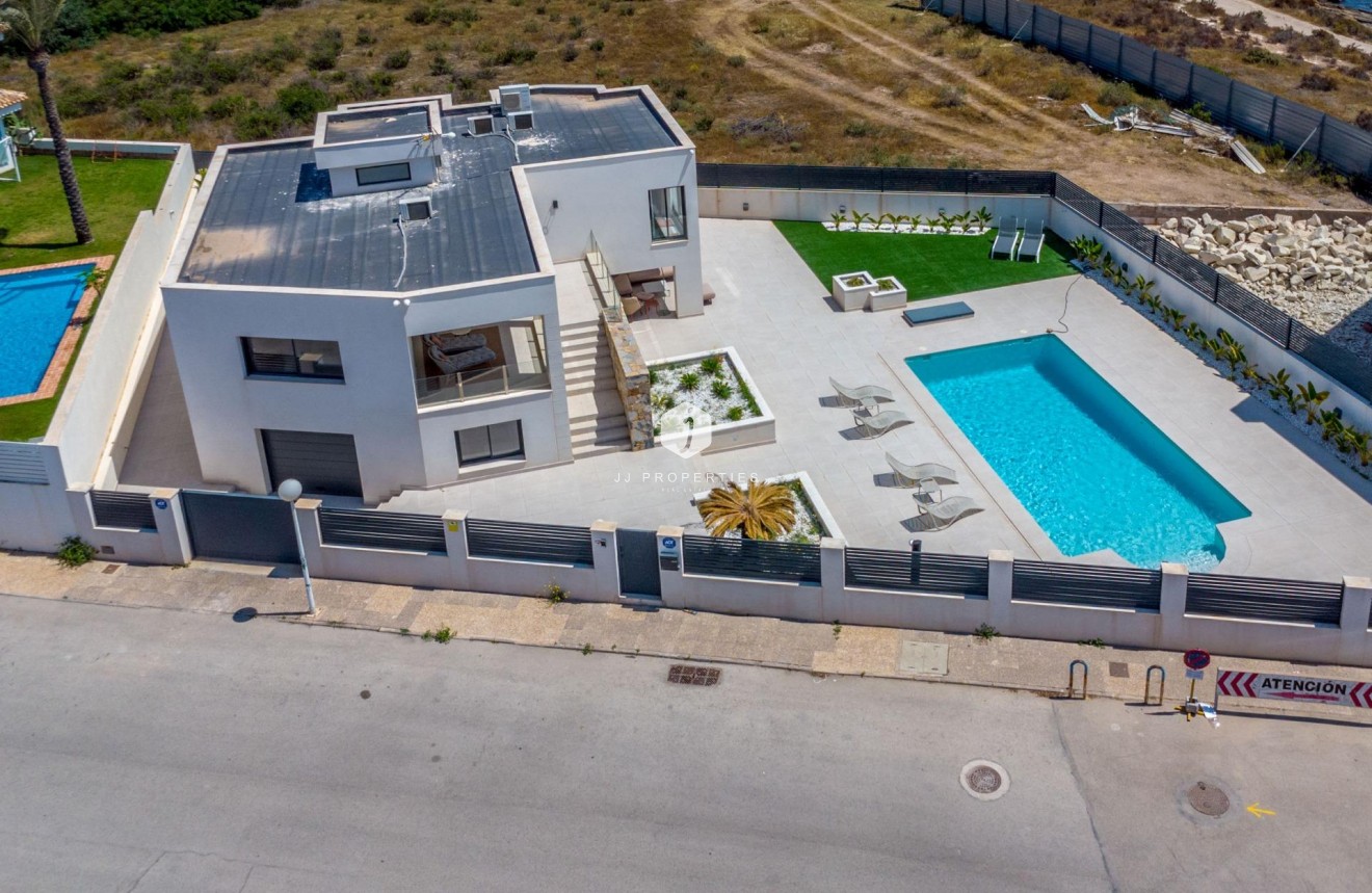Tweedehands - Villa -
Torrevieja - La veleta