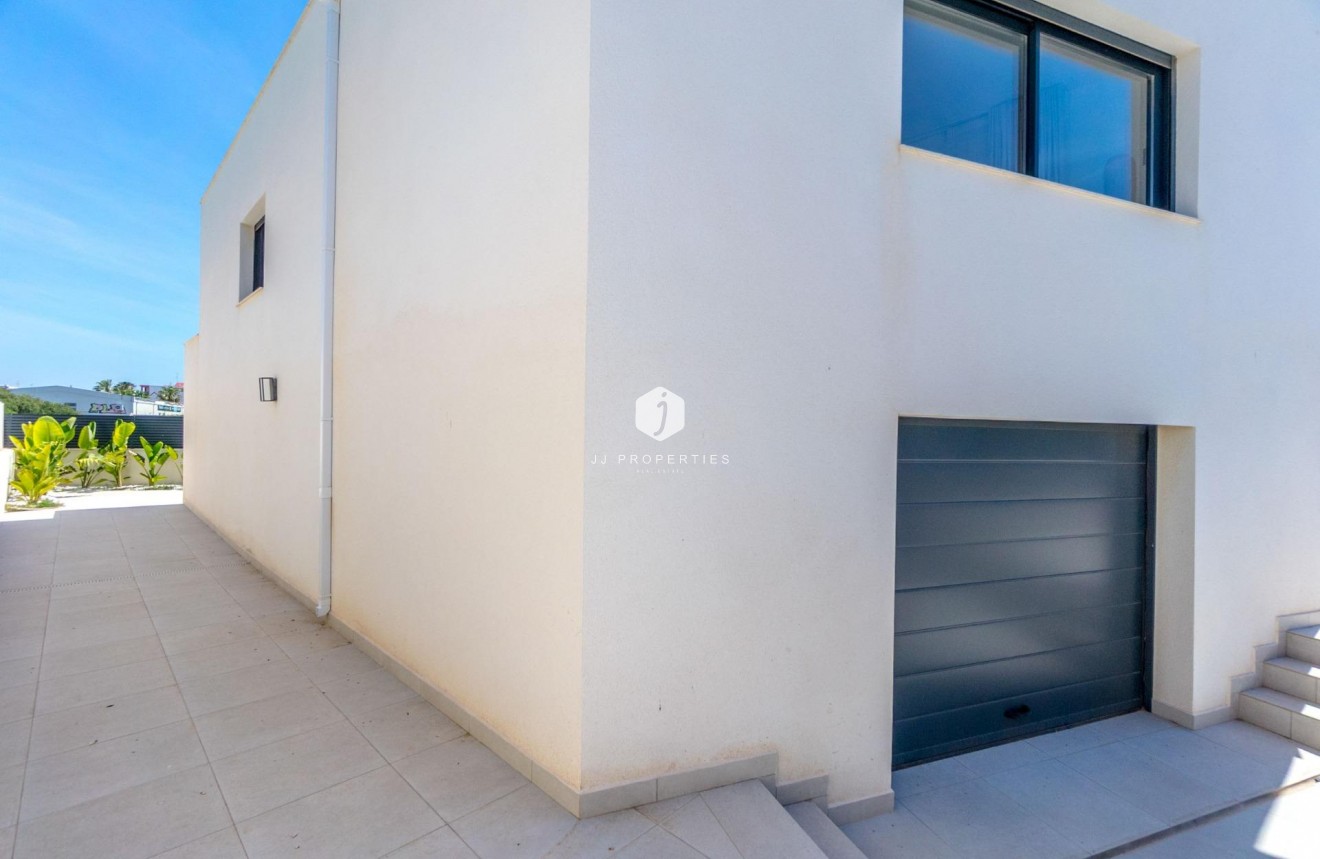 Tweedehands - Villa -
Torrevieja - La veleta