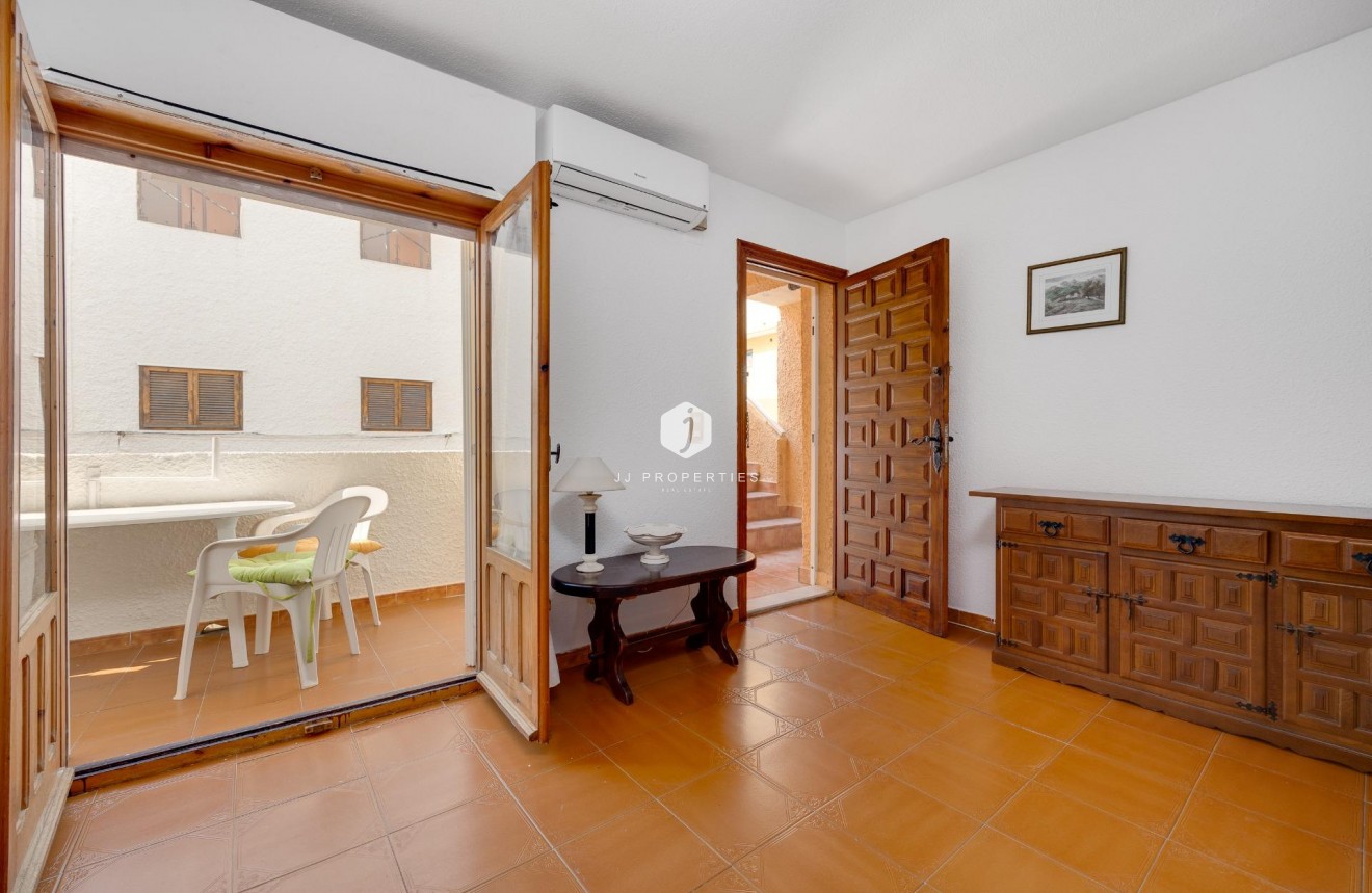 Tweedehands - Appartement / flat -
Torrevieja - La Mata