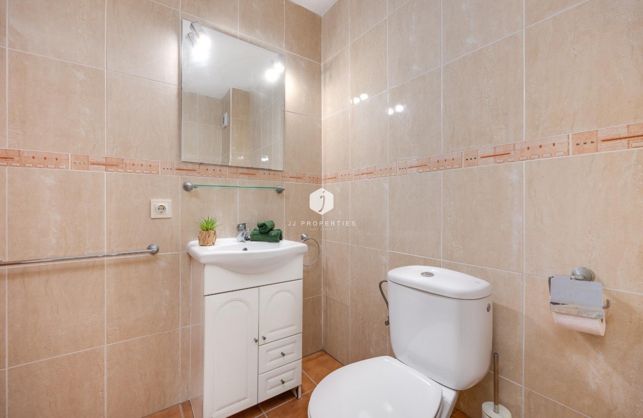 Tweedehands - Appartement / flat -
Torrevieja - La Mata