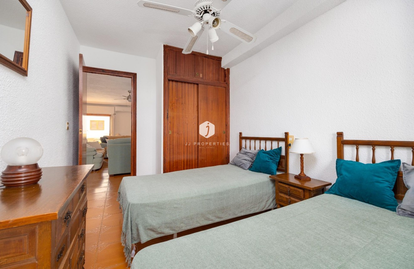 Tweedehands - Appartement / flat -
Torrevieja - La Mata