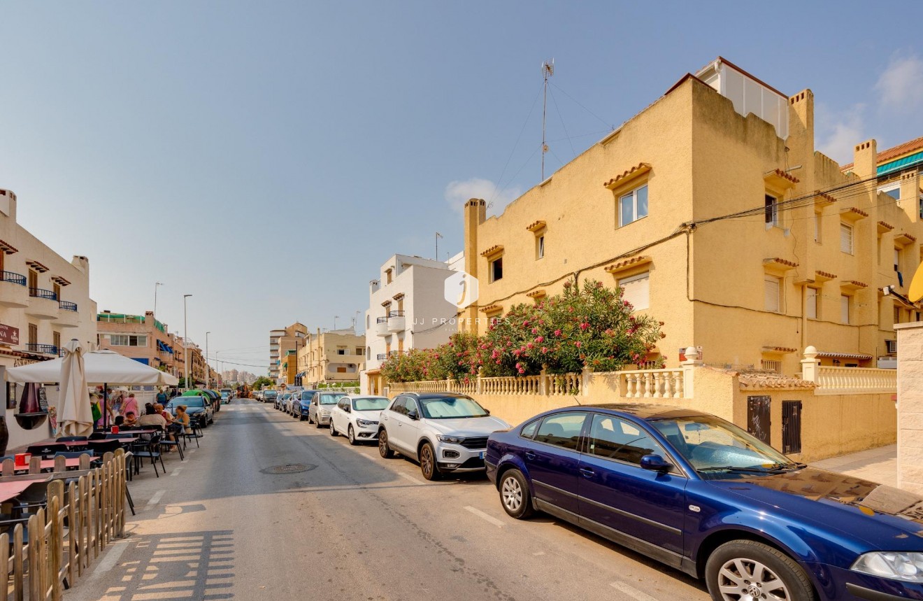 Tweedehands - Appartement / flat -
Torrevieja - La Mata
