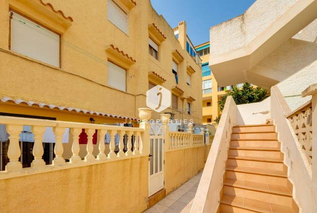 Tweedehands - Appartement / flat -
Torrevieja - La Mata