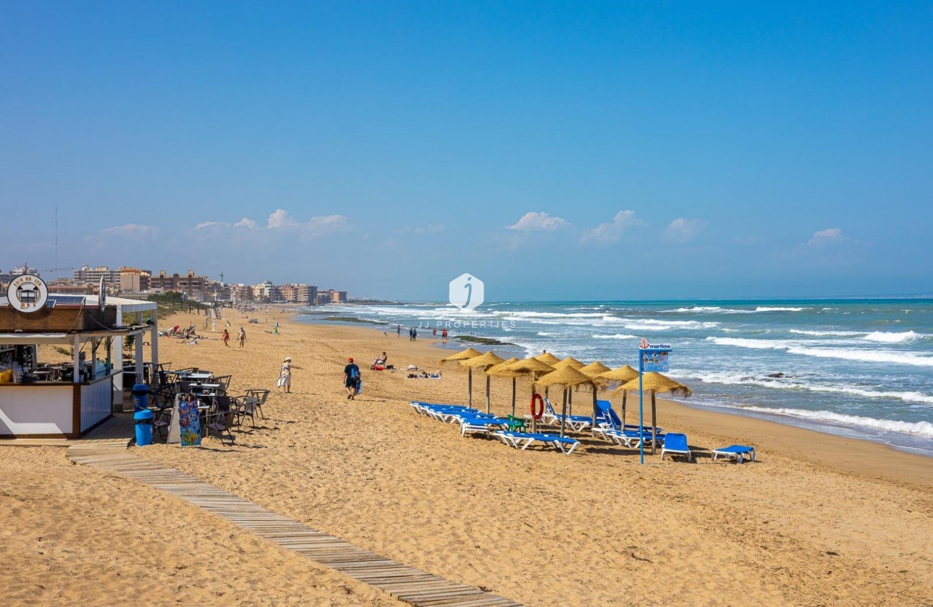 Tweedehands - Appartement / flat -
Torrevieja - La Mata