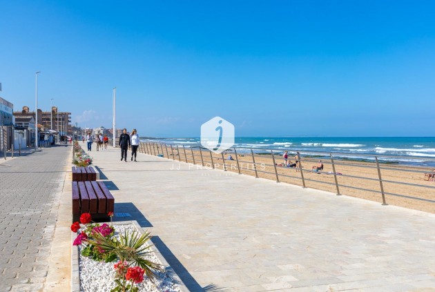 Tweedehands - Appartement / flat -
Torrevieja - La Mata