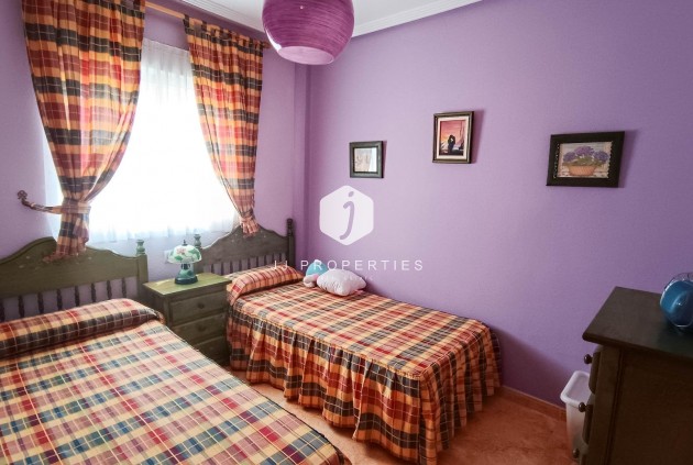 Tweedehands - Bungalow -
Torrevieja - Parque Acuático - Sector 25