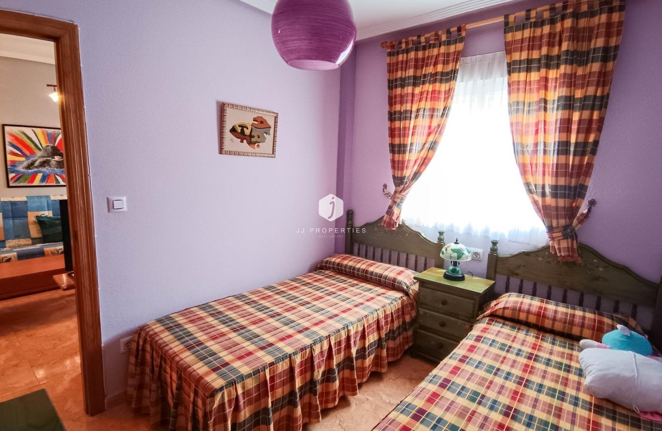 Tweedehands - Bungalow -
Torrevieja - Parque Acuático - Sector 25