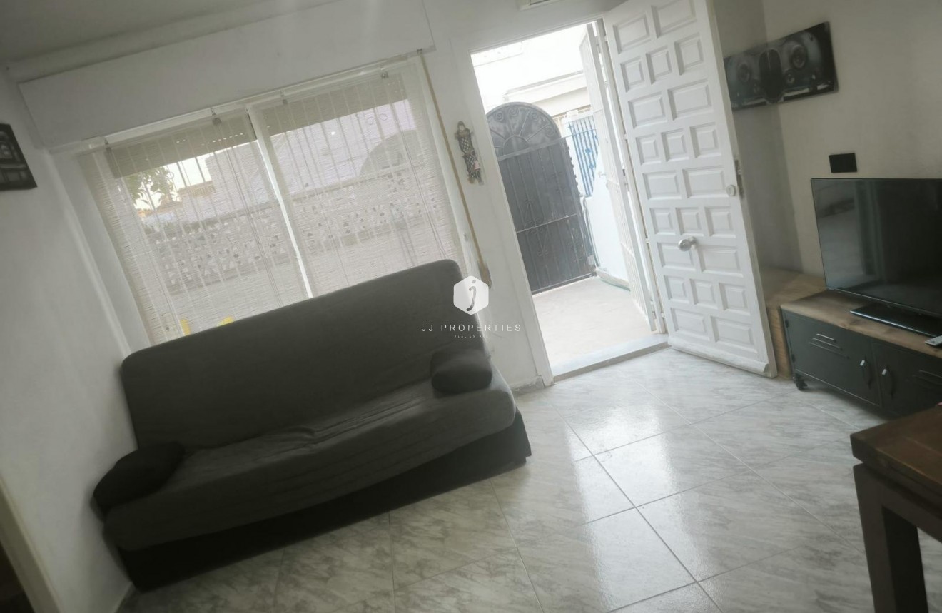 Segunda mano - Chalet -
Torrevieja - Doña ines