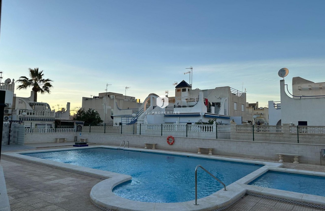 Segunda mano - Chalet -
Torrevieja - Doña ines