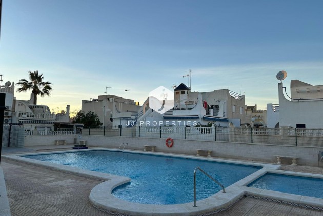 Segunda mano - Chalet -
Torrevieja - Doña ines