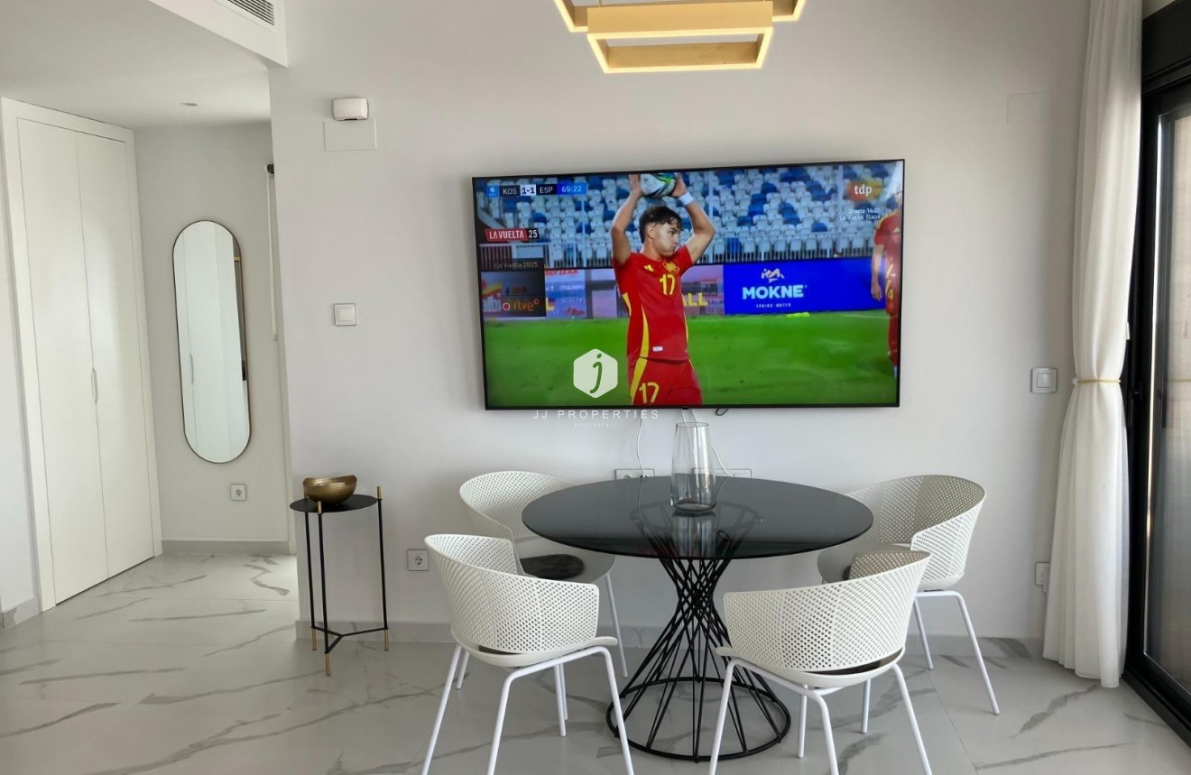 Segunda mano - Bungalow -
San Miguel de Salinas - Las Colinas