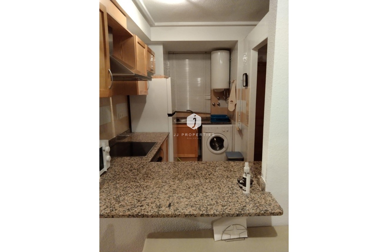 Tweedehands - Appartement / flat -
Torrevieja - Parque Acuático - Sector 25