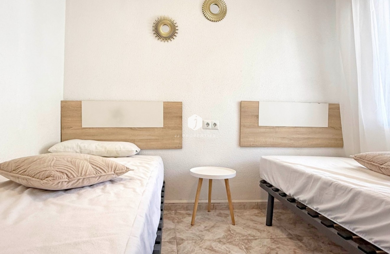 Tweedehands - Appartement / flat -
Torrevieja - Costa Blanca