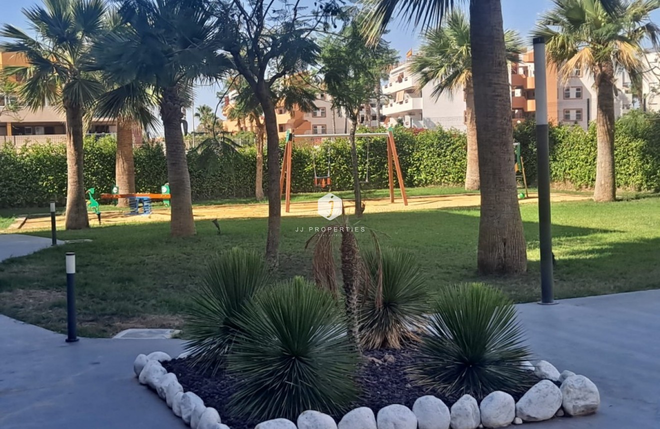 Segunda mano - Apartamento / piso -
Playa Flamenca - Costa Blanca
