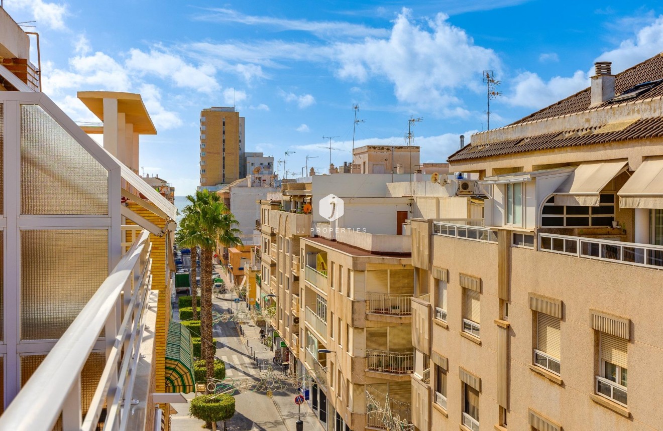 Tweedehands - Penthouse -
Torrevieja - Paseo maritimo