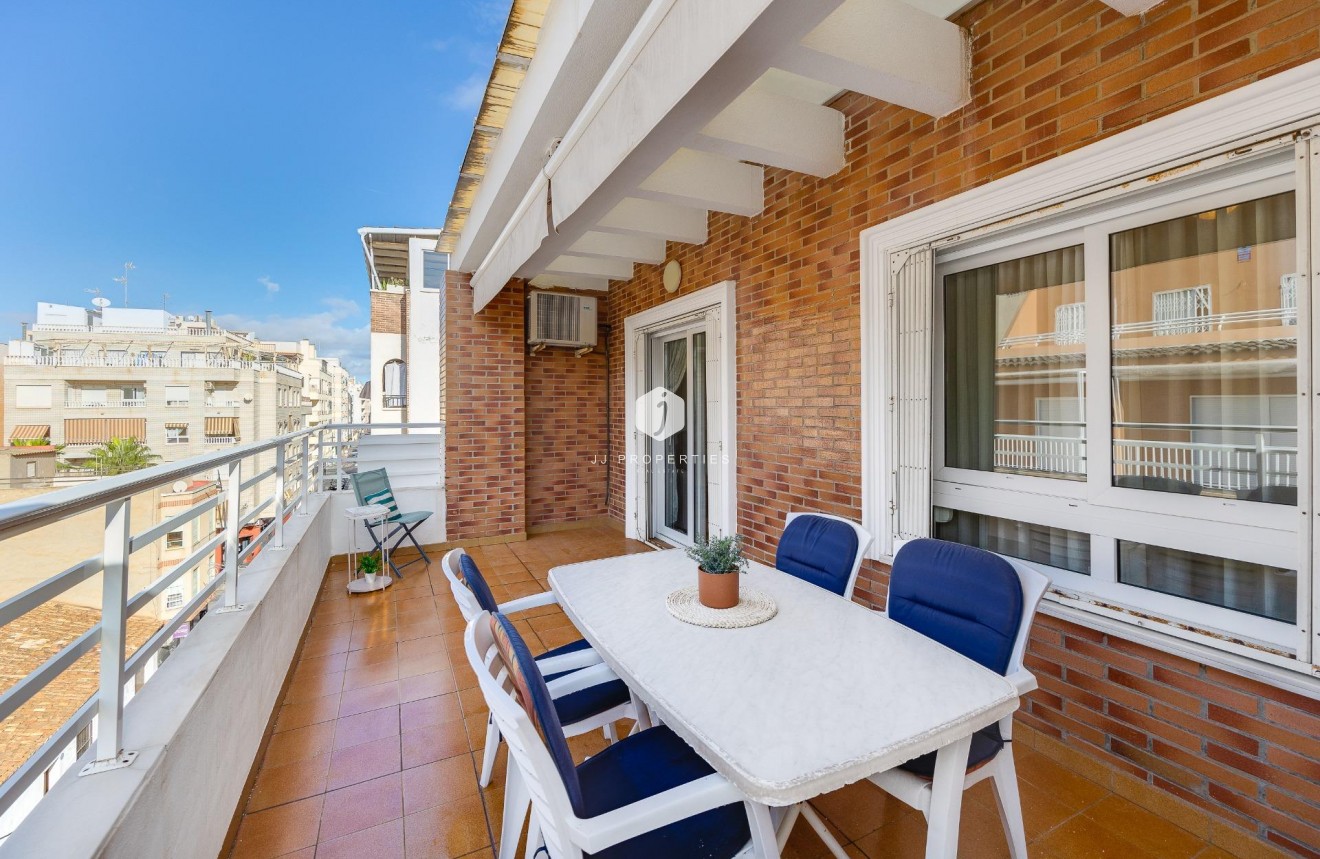 Tweedehands - Penthouse -
Torrevieja - Paseo maritimo
