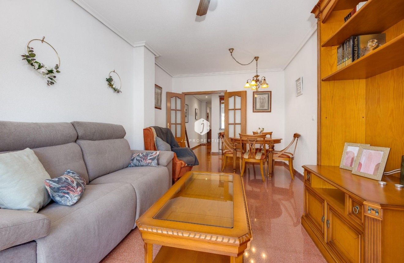 Tweedehands - Penthouse -
Torrevieja - Paseo maritimo