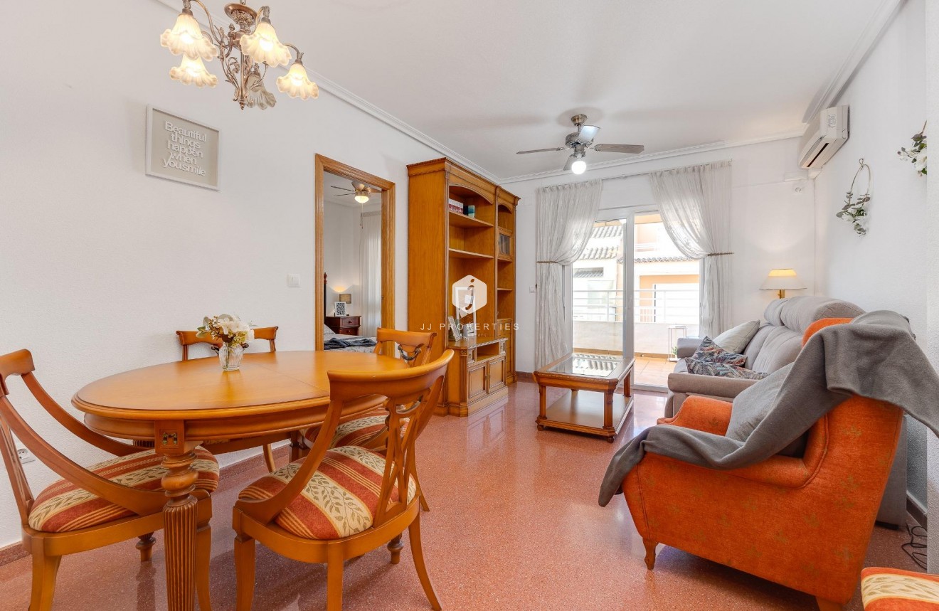 Tweedehands - Penthouse -
Torrevieja - Paseo maritimo