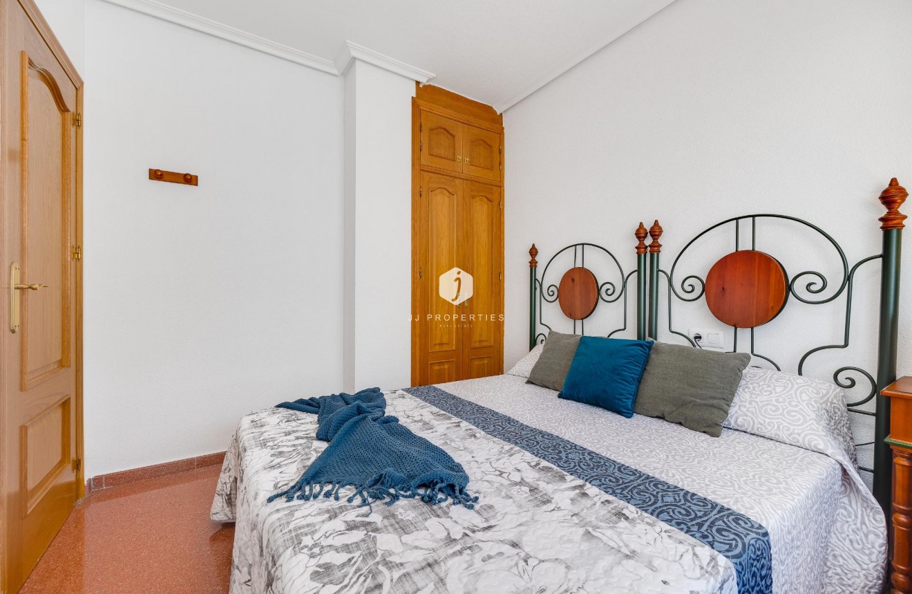 Tweedehands - Penthouse -
Torrevieja - Paseo maritimo