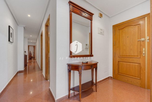 Tweedehands - Penthouse -
Torrevieja - Paseo maritimo