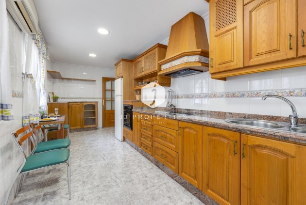 Tweedehands - Penthouse -
Torrevieja - Paseo maritimo