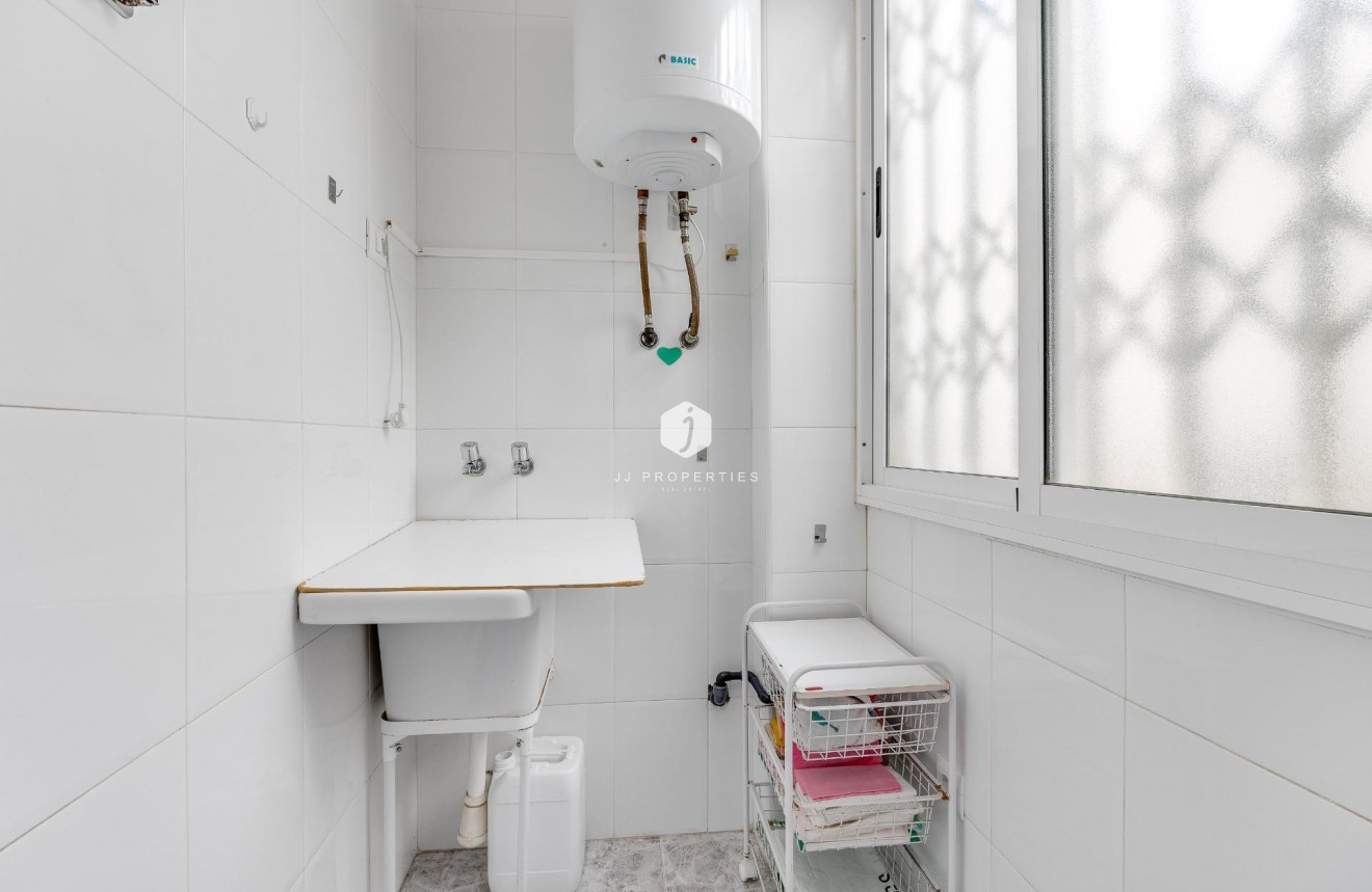 Tweedehands - Penthouse -
Torrevieja - Paseo maritimo