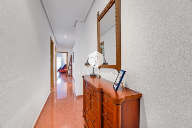 Tweedehands - Penthouse -
Torrevieja - Paseo maritimo