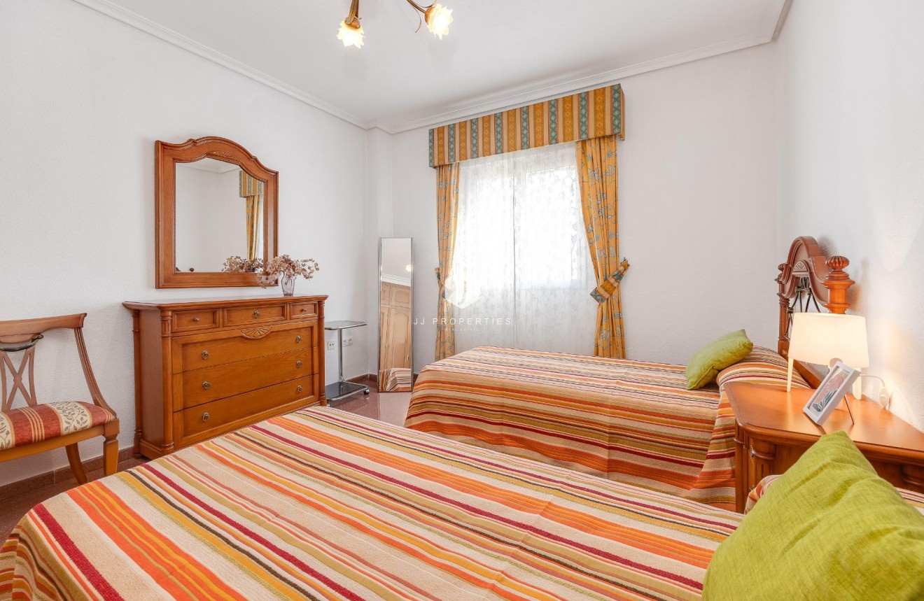 Tweedehands - Penthouse -
Torrevieja - Paseo maritimo