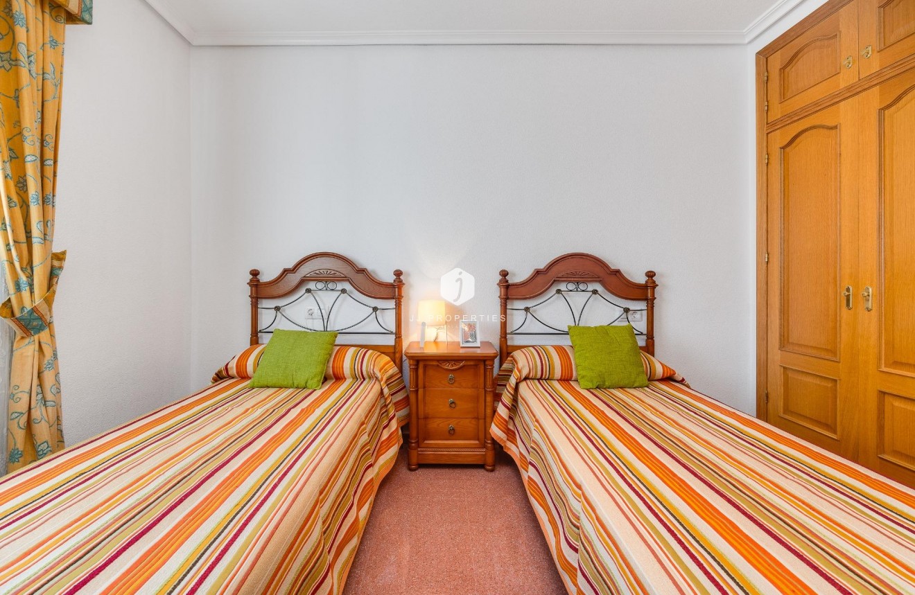 Tweedehands - Penthouse -
Torrevieja - Paseo maritimo