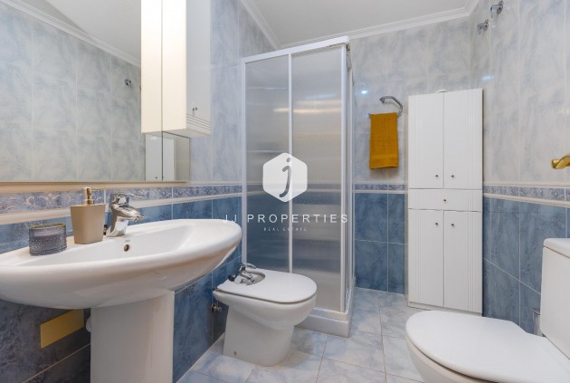 Tweedehands - Penthouse -
Torrevieja - Paseo maritimo