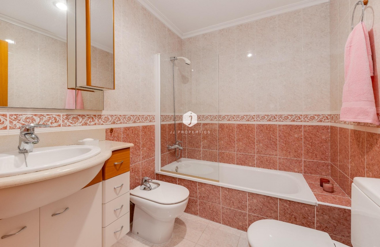 Tweedehands - Penthouse -
Torrevieja - Paseo maritimo