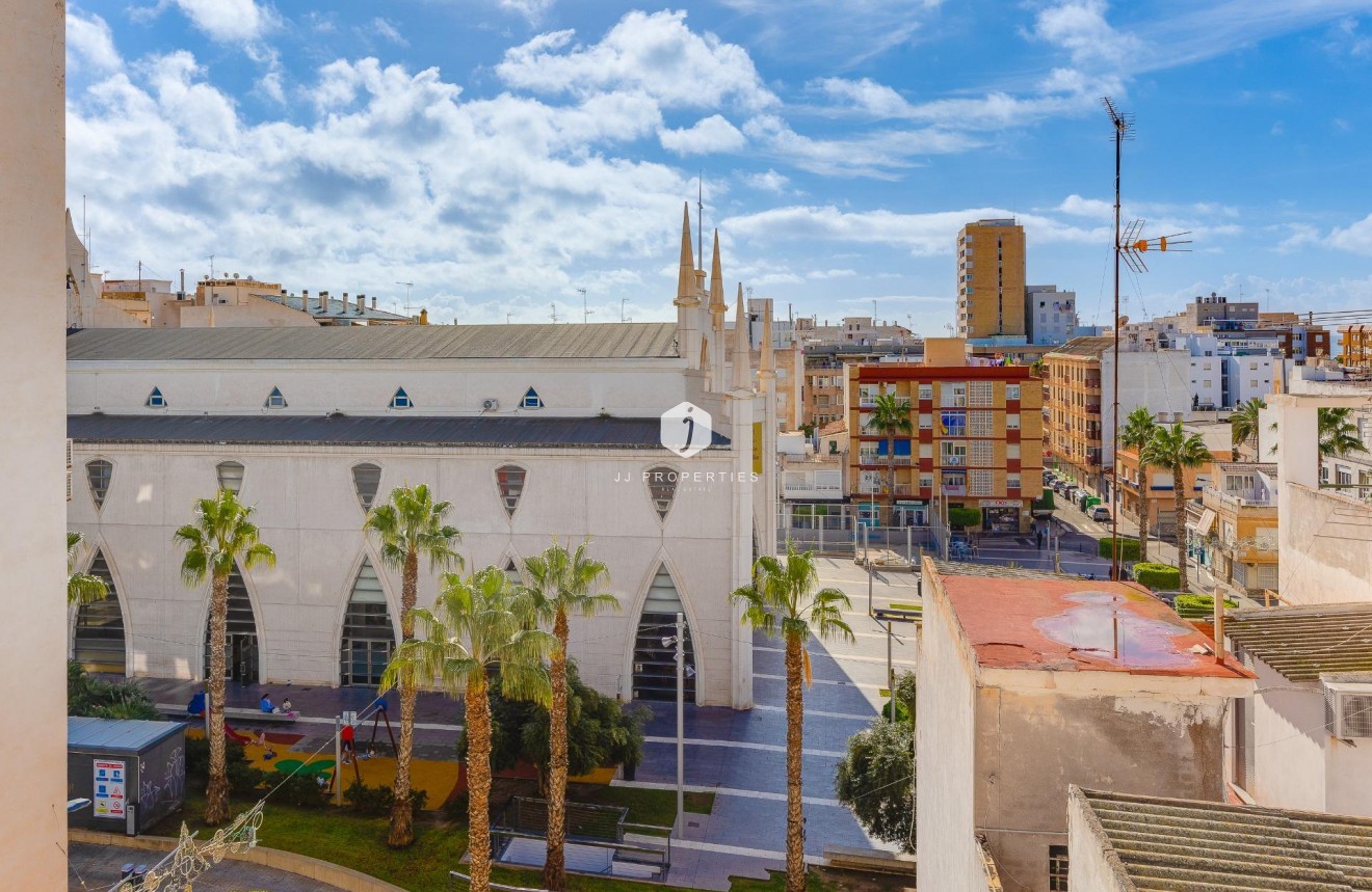Tweedehands - Penthouse -
Torrevieja - Paseo maritimo