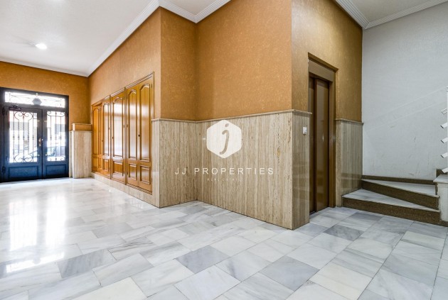 Tweedehands - Penthouse -
Torrevieja - Paseo maritimo