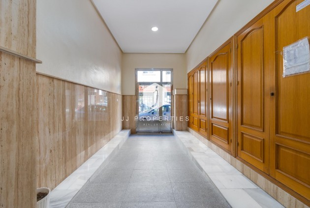 Tweedehands - Penthouse -
Torrevieja - Paseo maritimo