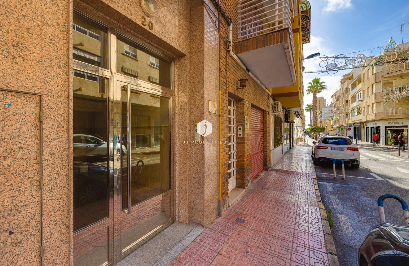 Tweedehands - Penthouse -
Torrevieja - Paseo maritimo