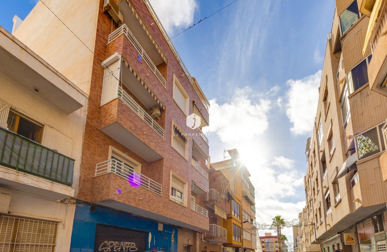 Tweedehands - Penthouse -
Torrevieja - Paseo maritimo