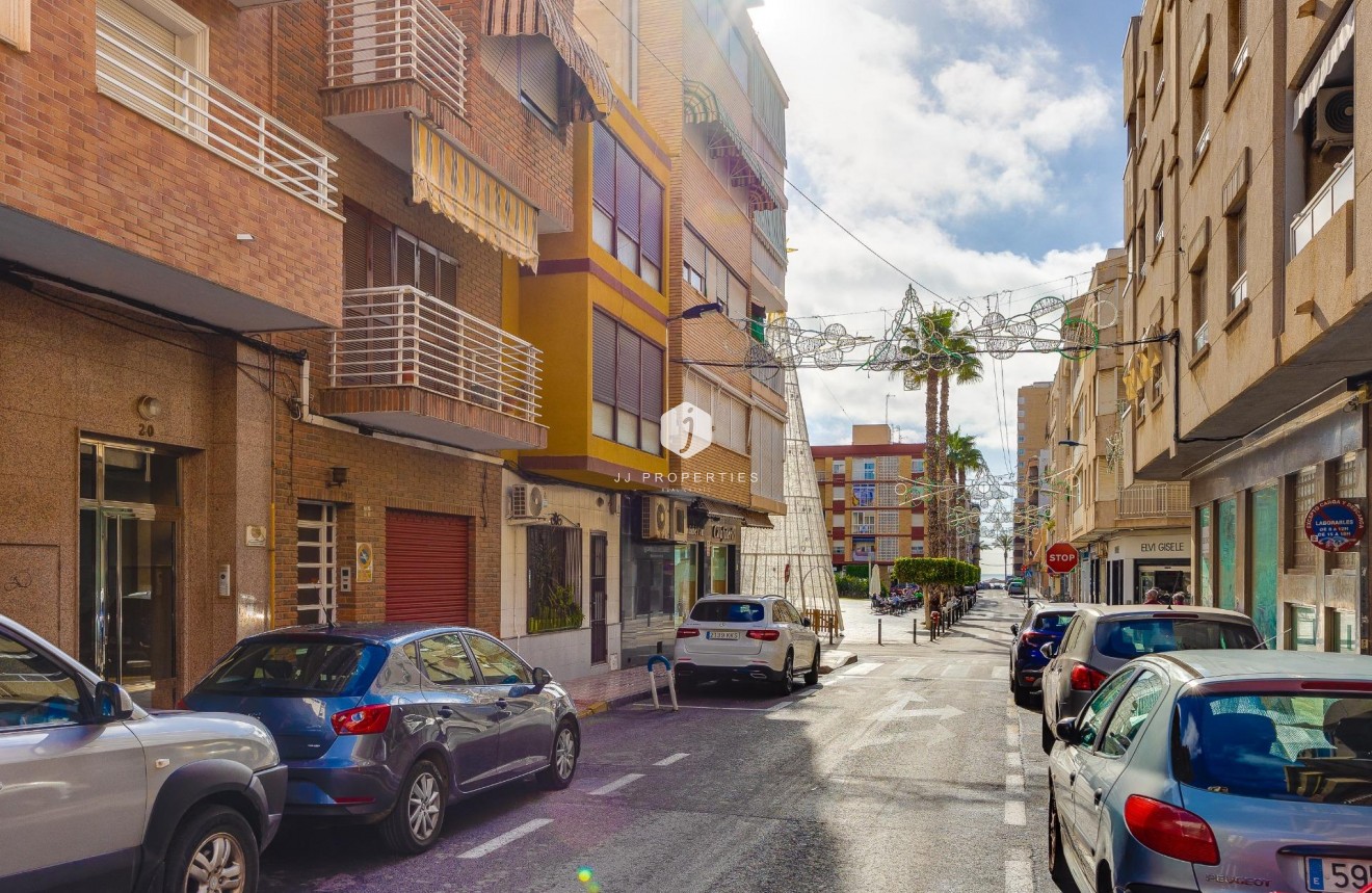 Tweedehands - Penthouse -
Torrevieja - Paseo maritimo