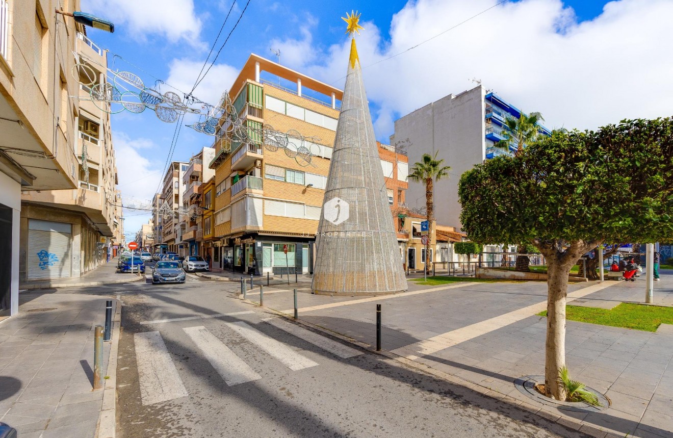 Tweedehands - Penthouse -
Torrevieja - Paseo maritimo