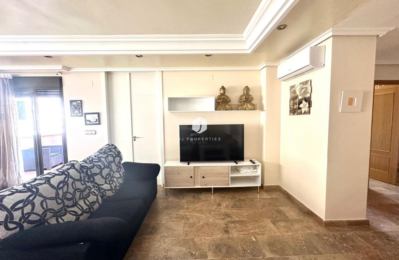 Segunda mano - Apartamento / piso -
Torrevieja